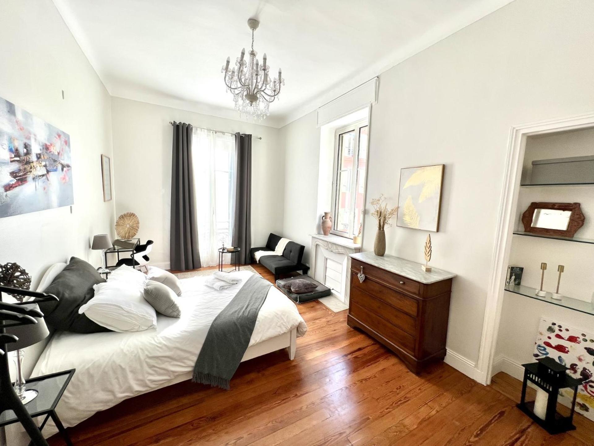 Superbe Appartement De 105 M2, Hyper Centre Avec Terrasse, Parking, A 5 Min De La Mer Nizza Kültér fotó
